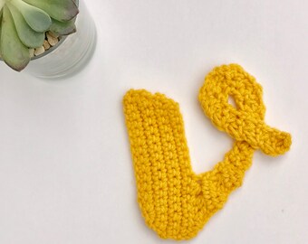 ANGELS & RAINBOWS font crochet letter v pattern, crochet letter pattern, crochet alphabet, crochet letter, crochet letter appliqué, monogram