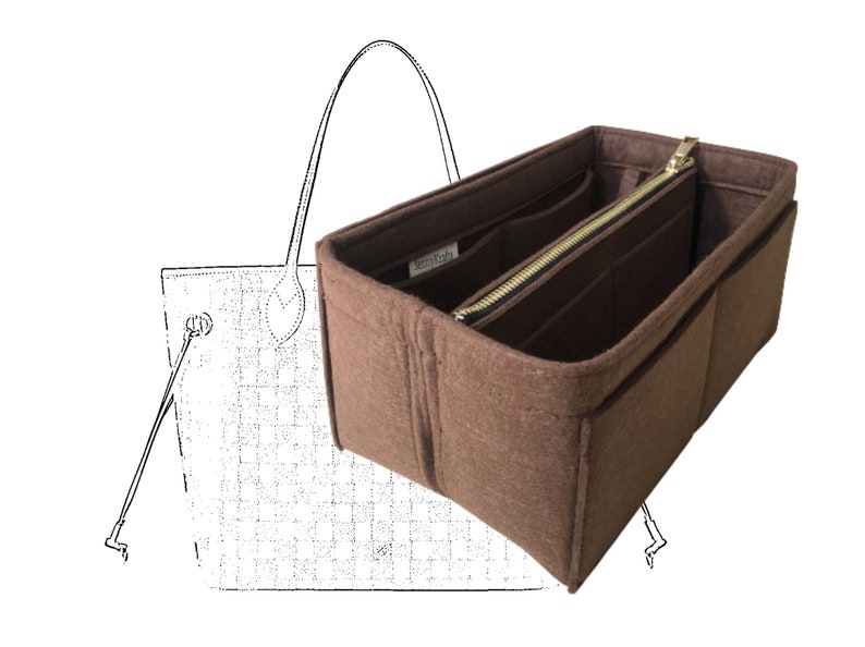 Pode incluir: Organizador de bolsa de feltro marrom com v&aacute;rios bolsos e um compartimento com z&iacute;per. O organizador &eacute; projetado para caber dentro de uma bolsa maior.