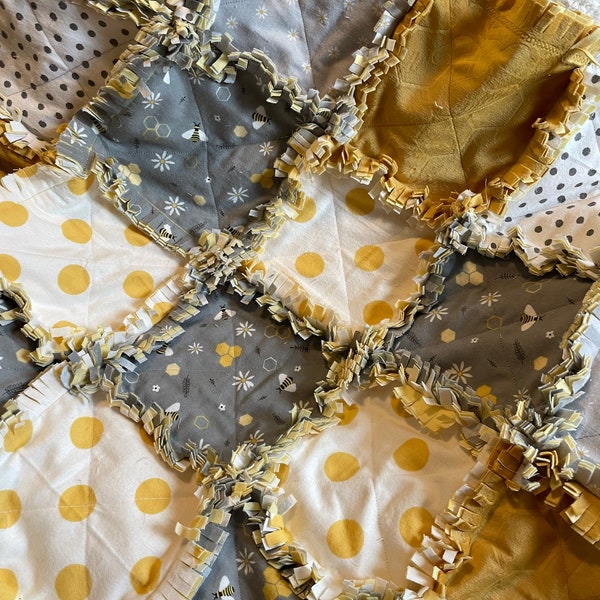 Honey bee baby rag quilt- handmade
