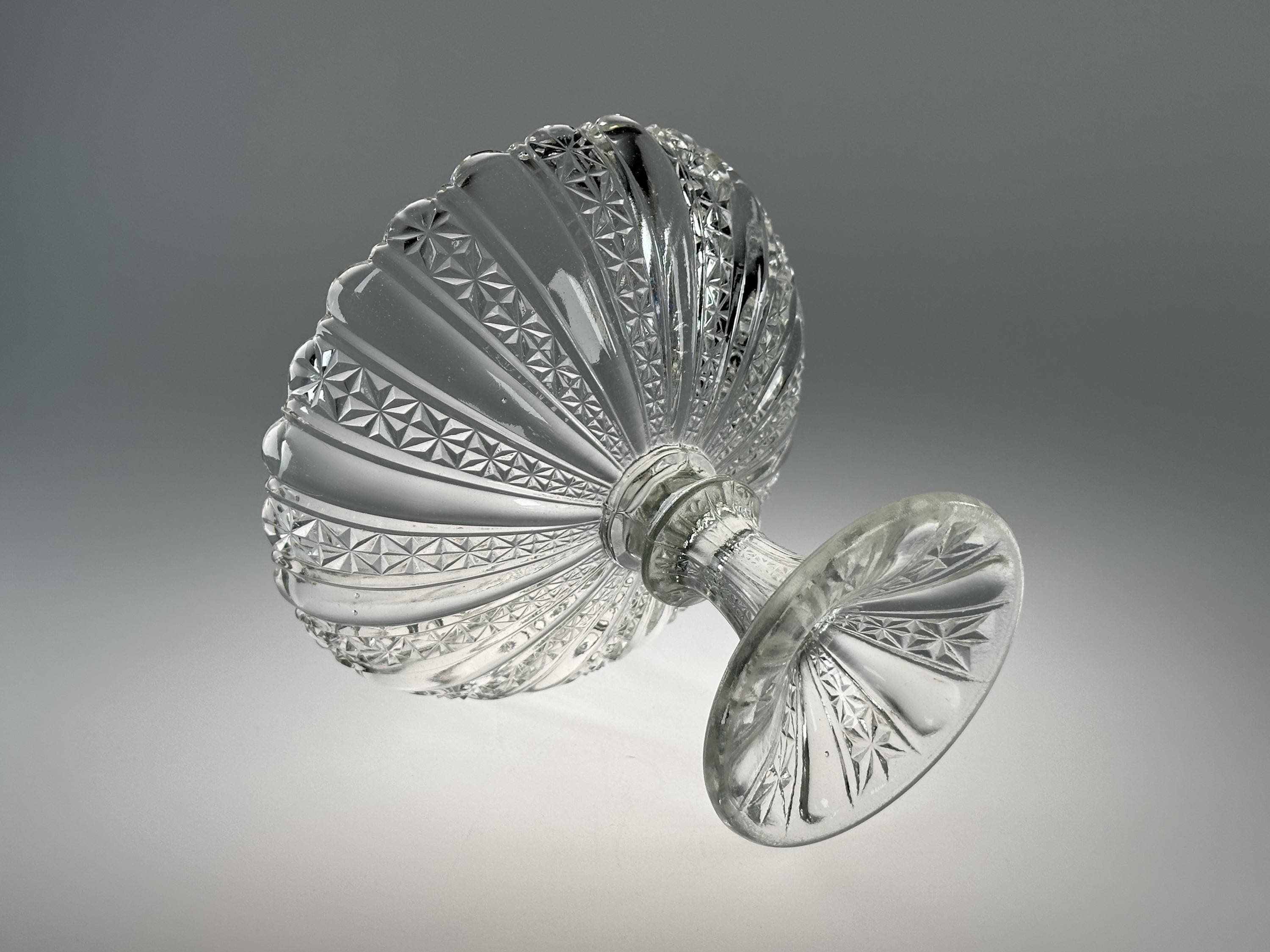 希少なアンティーク ボヘミアン 7 インチ ガラス コンポート