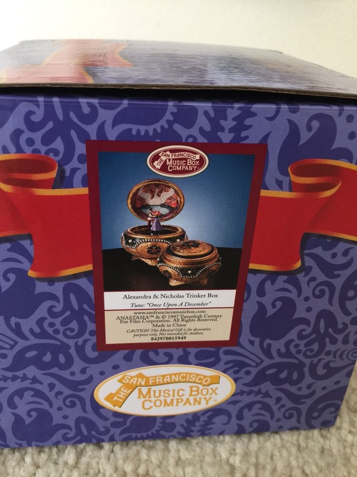 San Francisco Music Box ANASTASIA Alexandra & Nicholas Hinged