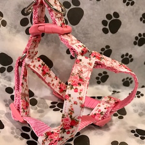 Pink flower boquet walk in harness, 5/8&quot; wide
