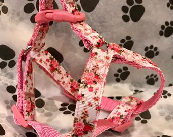 Pink flower boquet walk in harness, 5/8" wide