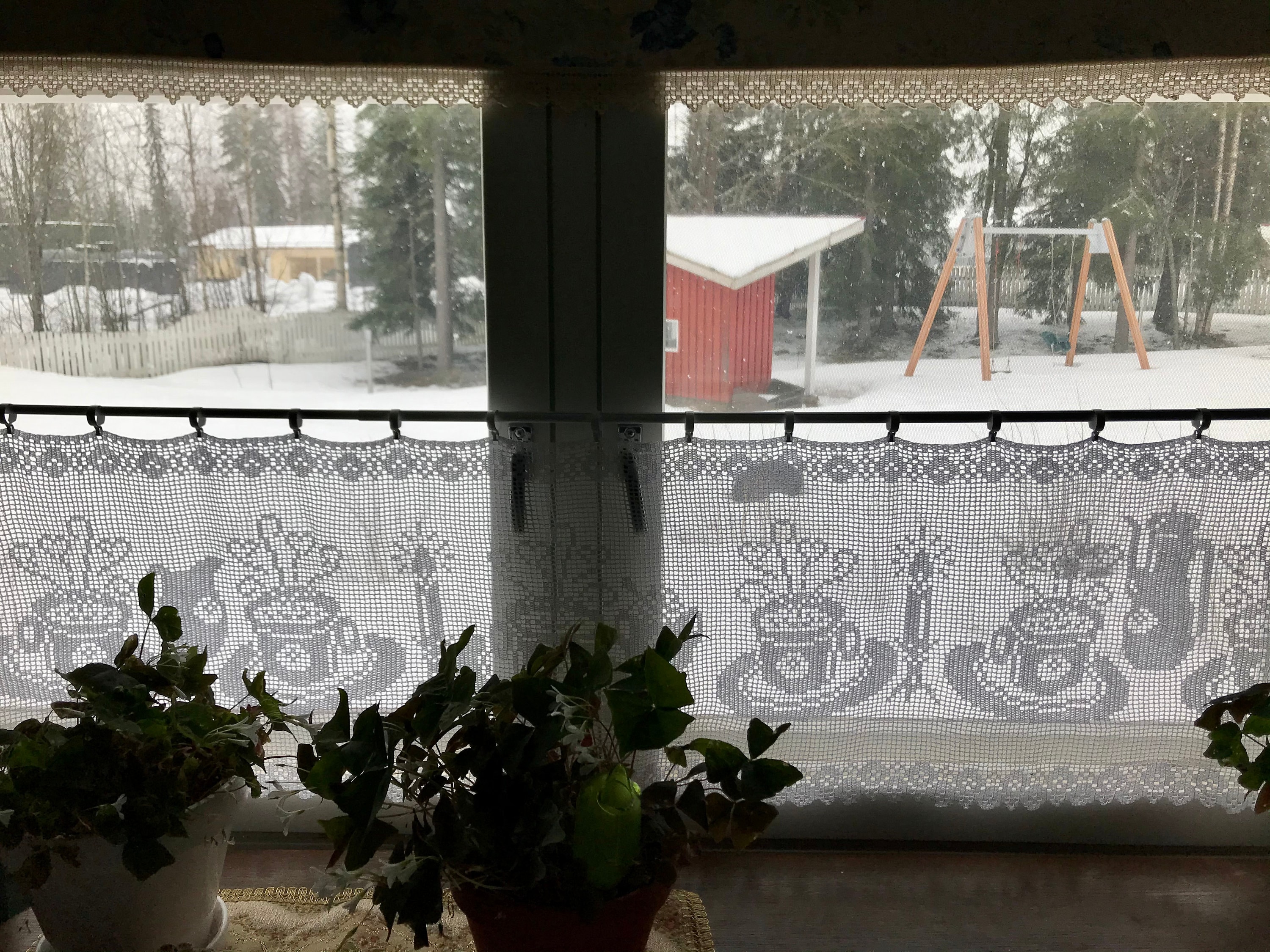 39 Beautiful Crochet Curtain Patterns to Dress Your Windows 17 Pattern for Café Curtains using fillet crochet technique