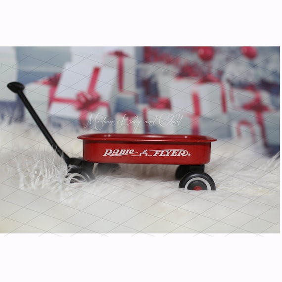 white radio flyer wagon