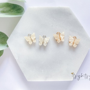 2pcs, 14mm, Floral White Colour Butterfly Resin Acetate Charms Pendants - Choose Setting Colour