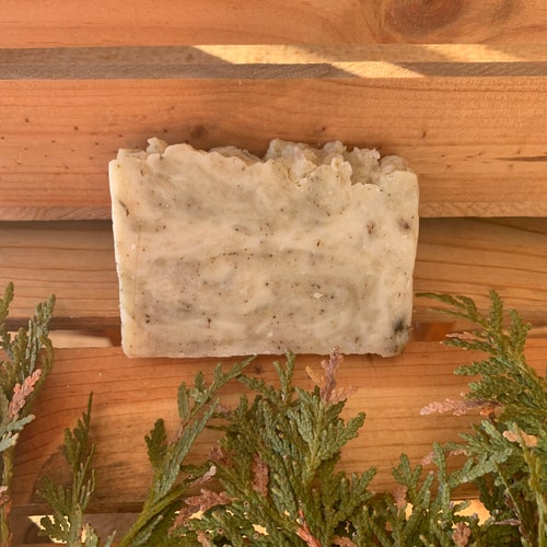Savon pin et cèdre - fait avec de la cire d'abeille et du miel - Savon sans palmier