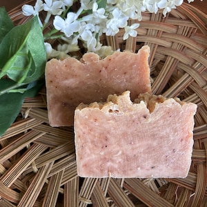 Lilac Bar Soap- 4 oz Bar Soap- Beeswax and Honey Soap- Natural Handmade Soap - Palm Free Soap