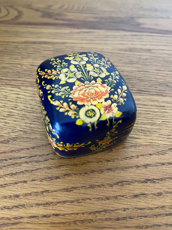 Vintage Papier Mache Laquered Box With Gold Floral Decoration.