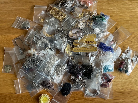 Quantity Of Jewellery Making Bits And Pieces (Clear Out).