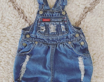 Guess Baby Jungen Denim Baumwolle Jersey 2pc T Shirt Latzhose Set Overall Playsuit Guess Baby Jungen Denim Baumwolle Jersey 2pc T Shirt Latzhose Set Overall Playsuit