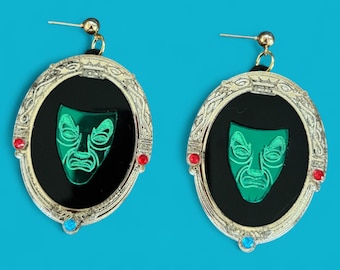 Brincos de acrílico: Brincos Magic Mirror, branco neve inspirad