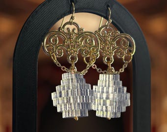 Brincos de lustre: brincos inspirados no Fantasma da Ópera, joias em acrílico.