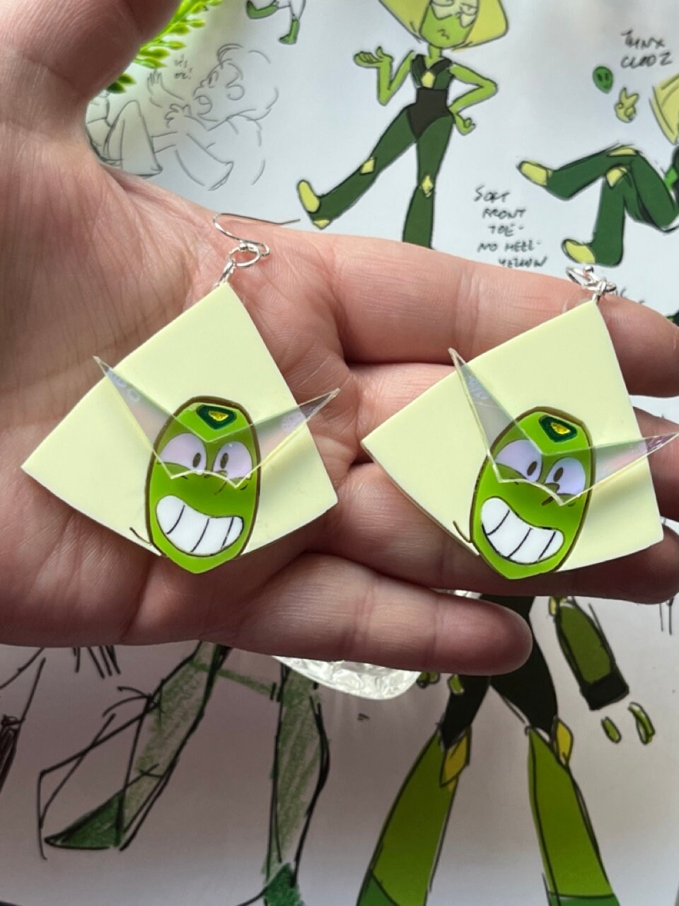 としちゃん Peridot, Steven Universe: Acrylic Jewelry - Etsy