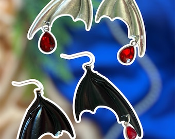 Brincos Asa de Morcego: Brincos de Metal em Prata de Lei