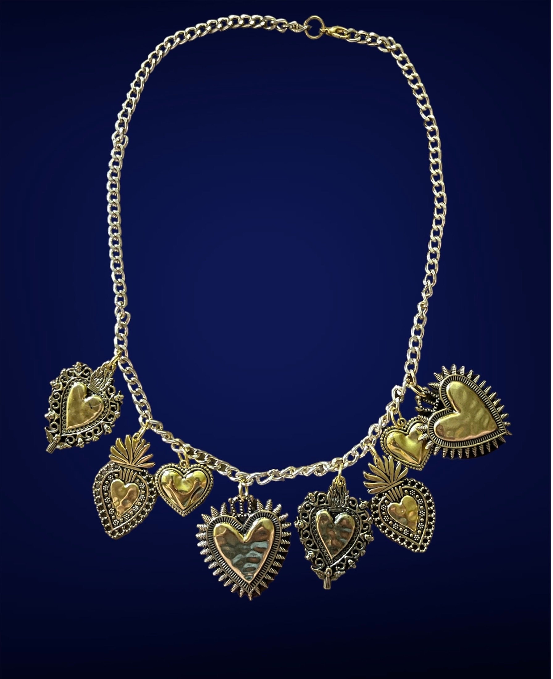 ゴールドチャームネックレス：チャンキーハートネックレス - Etsy 日本