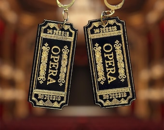 Brincos de Ingresso de Ópera Pintados à Mão: Joias em Acrílico Inspiradas em O Fantasma da Ópera