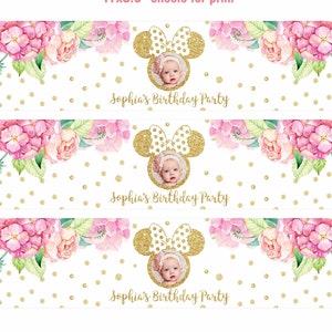 K&ouml;nnte beinhalten: Drei bedruckbare Etiketten mit einem goldenen Glitzer-Minnie-Maus-Kopf mit rosa Punkten und einem Blumenmuster. Die Etiketten zeigen den Text "Sophia's Birthday Party".