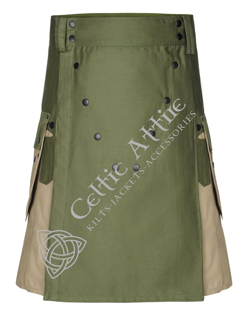 Op de afbeelding: Een groene en bruine utility kilt met meerdere zakken en zwarte knoopaccenten. De kilt heeft de tekst "Celtic Attire Kilts-Jackets-Accessories" op de voorkant.