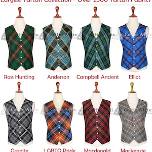 Op de afbeelding: Een verzameling van tien verschillende tartanvesten die op mannequins worden getoond. De vesten zijn in verschillende kleuren en patronen, waaronder groen, blauw, rood en grijs. De tekst "Largest Tartan Collection - Over 2500 Tartan Fabrics" staat bovenaan de afbeelding. De vesten zijn gelabeld met de namen van de tartans, waaronder Ross Hunting, Anderson, Campbell Ancient, Elliot, Granite, LGBTQ Pride, Macdonald en Mackenzie Weathered.
