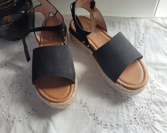 ESPADRILLE Black Wide sole Wedge Ankle Sandal