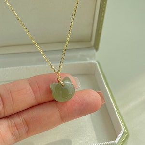 Lucky Guardian Cat Jade Necklace, Unique Green Lucky Charms & Amulets Pendant, Adjustable Dainty Minimalist Choker，Cat-themed Lover Gift