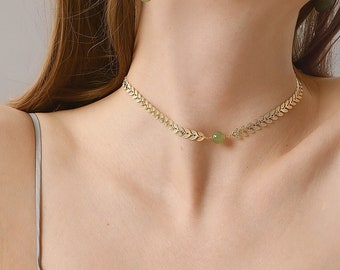 Dainty Leaf Green Jade Beaded Choker, Design Laying 18K Gold Necklace, Natural Mini Jade Pendant Chain, Luck Adjusted Jewelry Set For Women