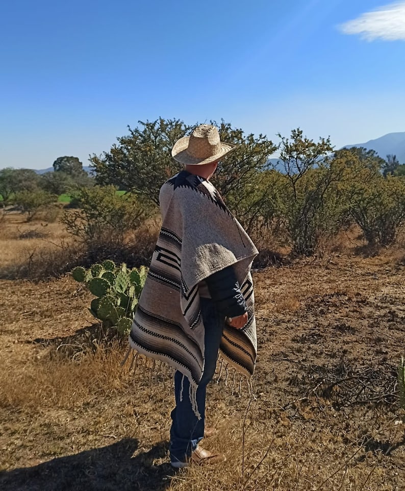 Poncho wool, 100% handmade Mexican gaban wool poncho image 6