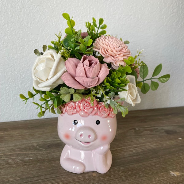 Pig planter, Spring wooden flower centerpiece, Sola wood flowers arrangement, wildflower, Mother’s Day bouquet, funny animals