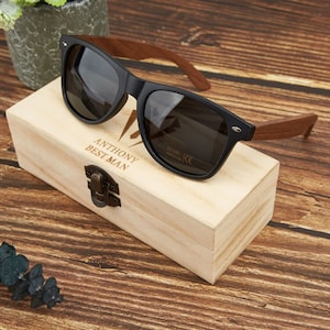 Op maat gegraveerde houten zonnebril, gepersonaliseerde cadeauset bruidsjonkers, trendy idee voor huwelijksaanzoek, uniek cadeau voor hem, Vaderdagcadeau