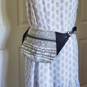 Bauchtasche aus Korkleder und grafischem Stoff, Gürteltasche, Vegane Tasche, The Corky Clutch, Bauchtasche, Schultertasche