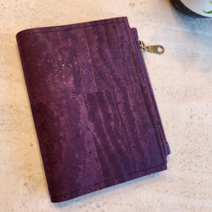 Kork Geldbörse für A5 Reise-Notebook, Vegan, Schwester Geschenk, Lila Portfolio