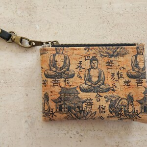 Buddha Korkarmband, Lotus Korkarmband, kleiner Münzbeutel aus Kork, Reißverschlusstäschchen, abnehmbare Handgelenkschlaufe, vegane Geschenkidee