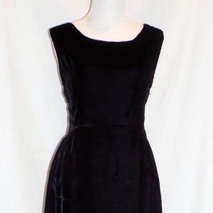 Lipstick and Pearls | Vintage 1960&#39;s Black Velvet Shift Dress// Mod Cocktail Dress | M
