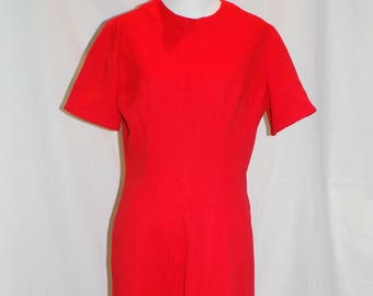 Ruby Red | Vintage 1960s Red shift dress// Mod |  S M