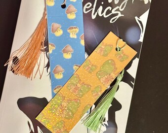 Marcapáginas de polilla y seta, un original protector de páginas