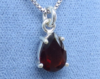 10mm x 7mm Natural Garnet Necklace - Sterling Silver - Simple - Pear - G200751