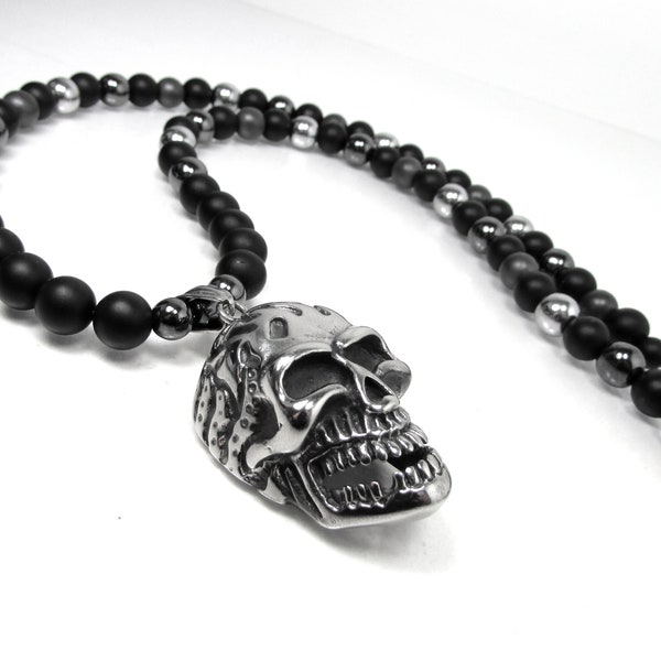 Collier tête de mort pour homme en onyx mat et hématite, collier pour homme en pierres précieuses naturelles, collier pour homme avec pendentif tête de mort, cadeau pour homme, collier de perles pour homme