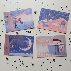 set postkaarten met spelende, lezende en dromerige kinderen met enveloppen, kaartjes vol vriendschap en verbeelding, slapende maan kaarten