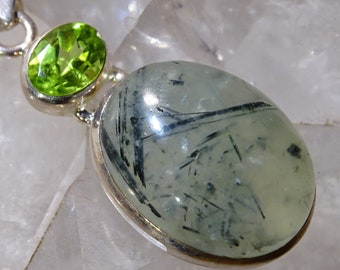 Prehnite épidote + péridot, pendentif Argent 925 , vendu seul ou avec chainette Argent 42cm, magnifique qualité, pierre des guérisseurs !