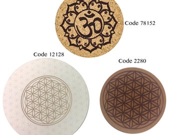 Cork coaster with 'Om' or 'Flower of life' symbol, 8 or 10 cm, with quality engraving, durable. Sold in packs of 6. Beautiful quality!