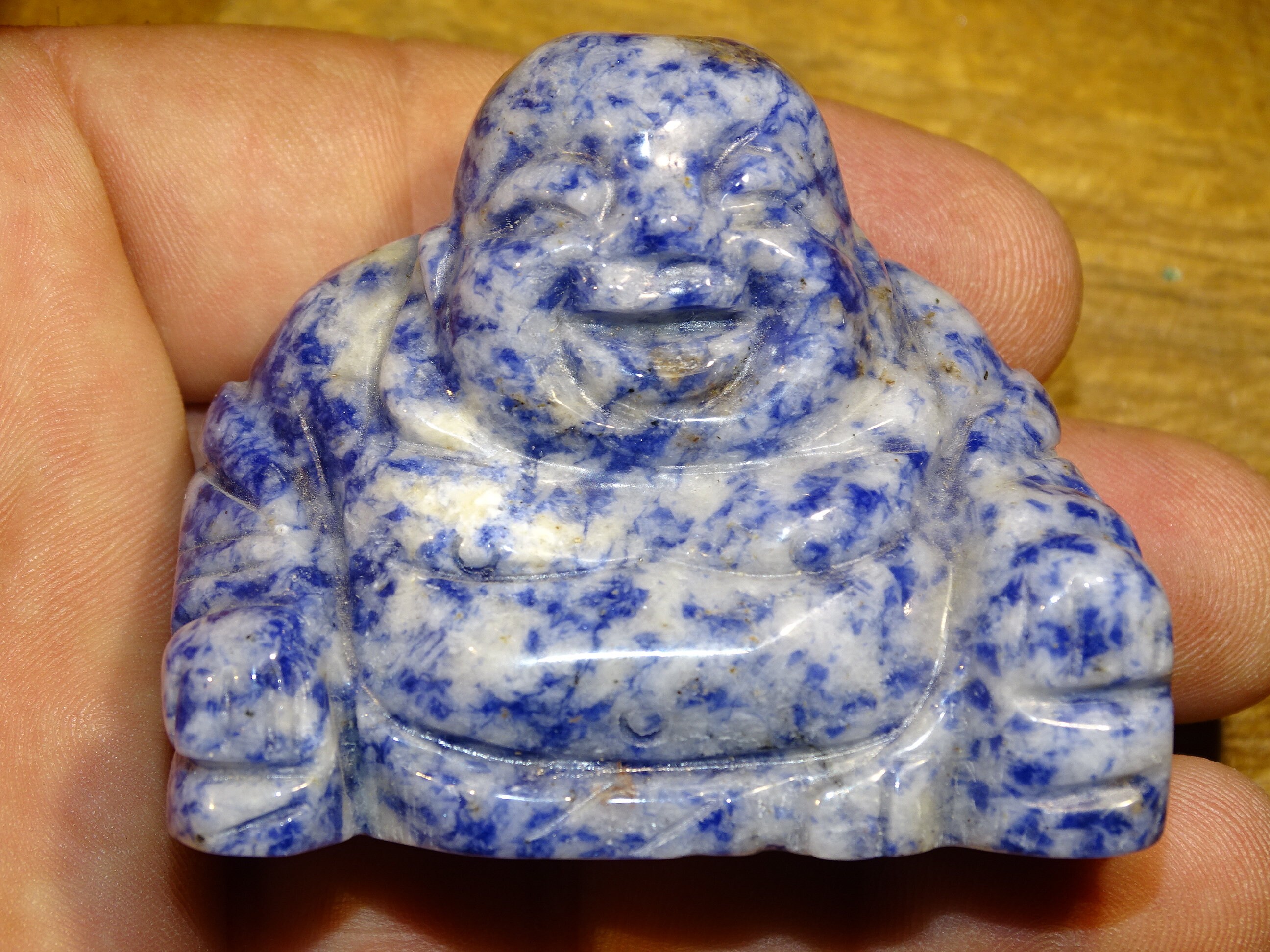 Magnifique Bouddha en Lapis Lazuli et Granit Blanc, Fait Main, Très Belle Qualité de Taille, 6x5x3, 