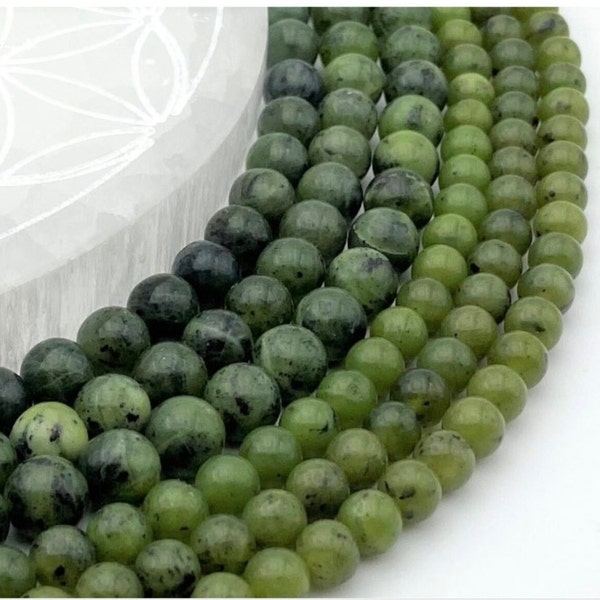 Jade, perles rondes de 8 ou 6 mm, en bracelet, collier ou fil de perle de 40cm. Très belle qualité AAA, un vert envoutant, inégalable !