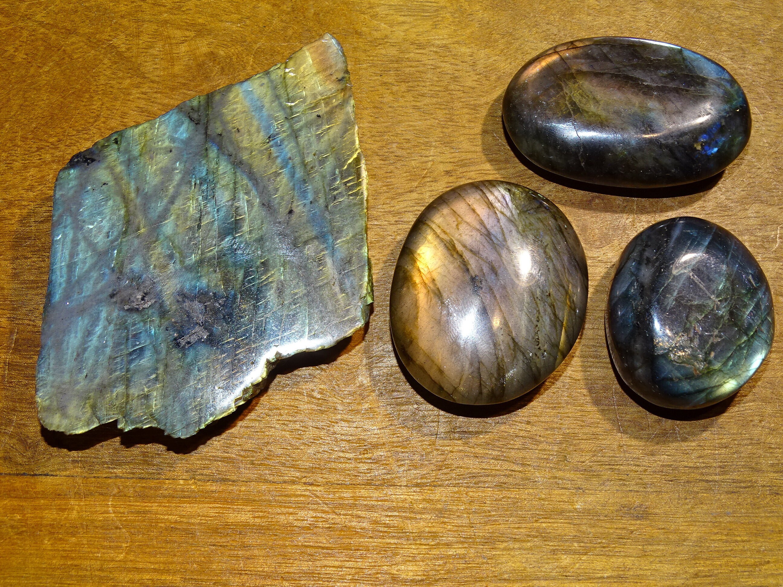 Labradorite, Galets ou Pièces Brutes, de 25 à 40 Grammes, Sélection Belles Qualités, Superbes Reflet