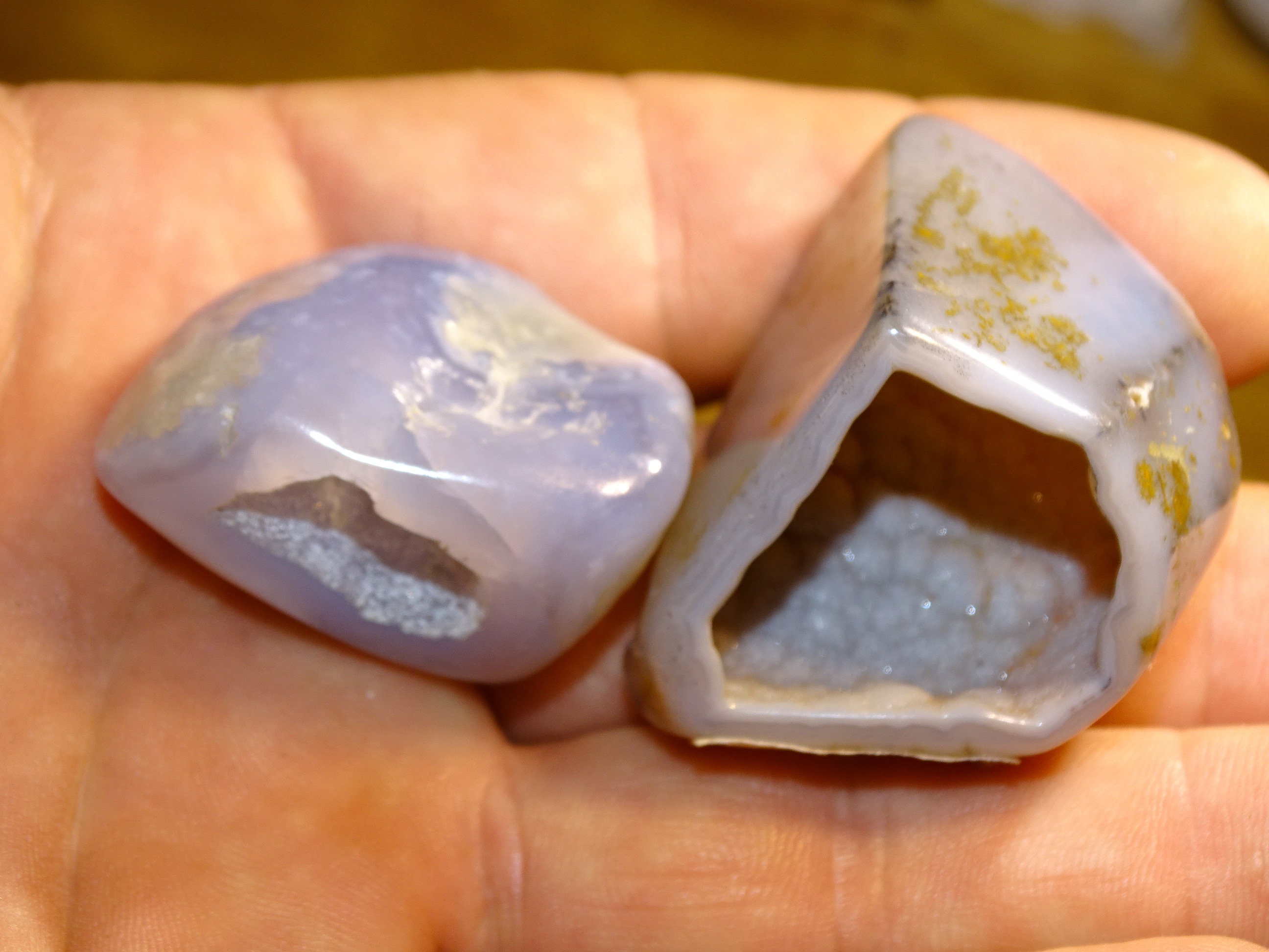 Agate Calcèdoine Dit Aussi Blue Lace', Mini Géodes Brutes, Beaux Spécimen, 4x3x3 cm. Provenance Mada