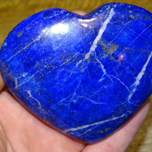 Coeur en lapis lazuli, qualité extra, magnifiques nuances bleues et paillettes de pyrite, la pierre du lâcher-prise, 9 x 9 x 3 centimètres !