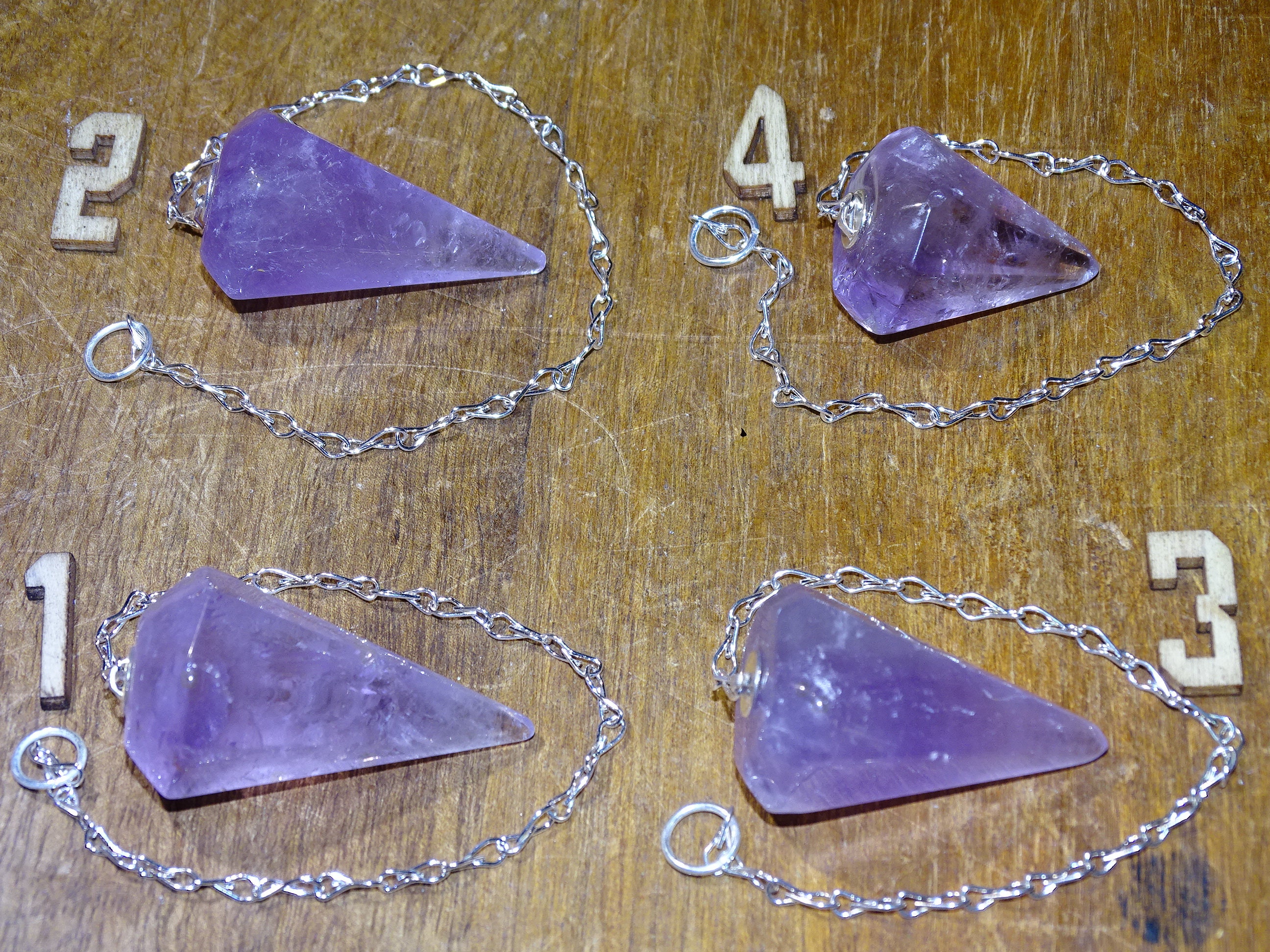 Pendule en Améthyste avec Chaine, Utilisés Aromathérapie, Remèdes à Base de Plantes, La Radionique,