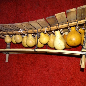 Balafon 12 tones/12 reeds, tuned in traditional African pentatonic in F major / F. Made in Ghana, 70 x45 x40 cm. Mansonia wood image 6