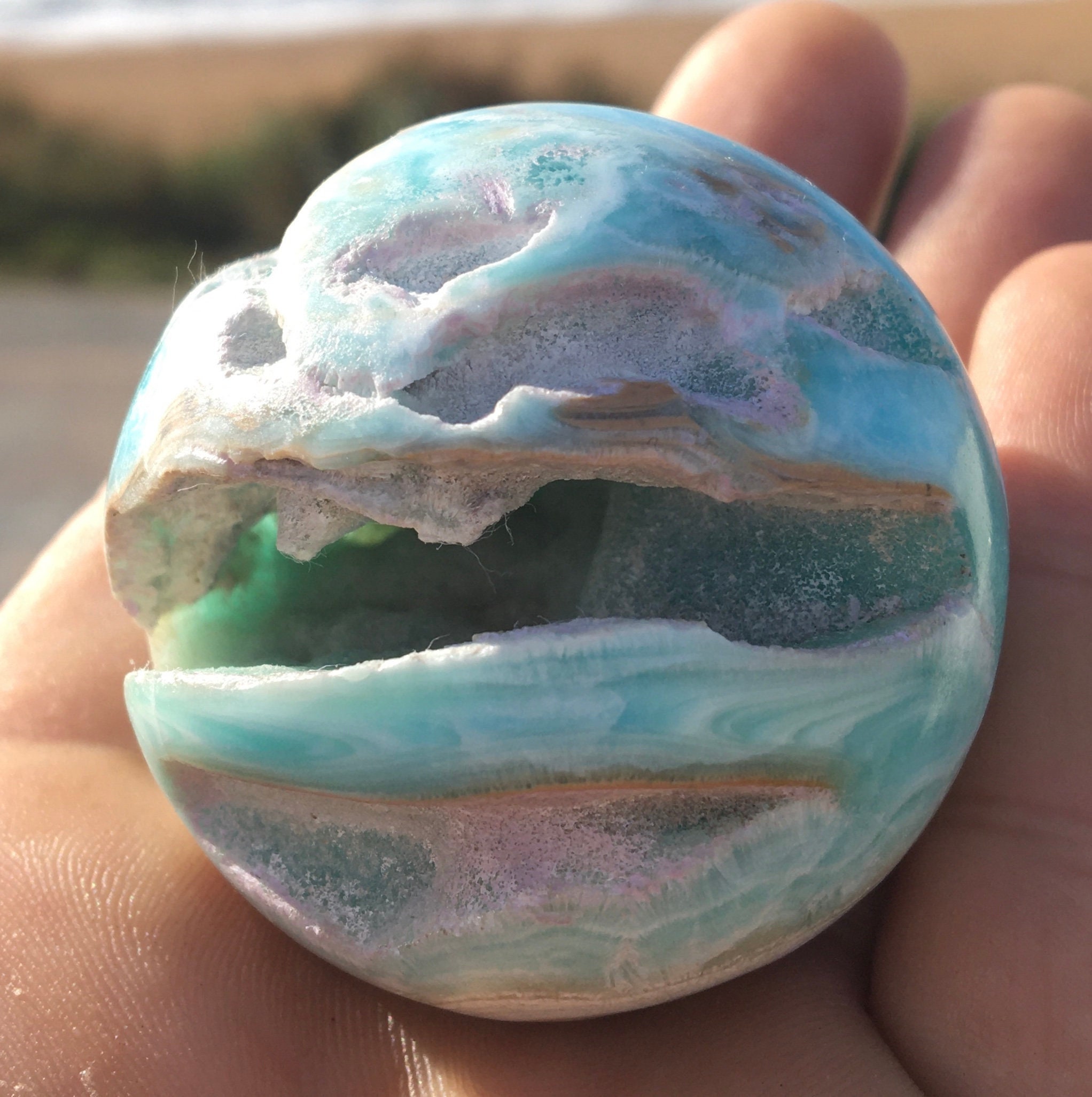 Calcite Aragonite Bleue Caraïbe, Sphère 45 mm, Magnifique Spécimen, Incroyable Bleu Unique avec Ces 