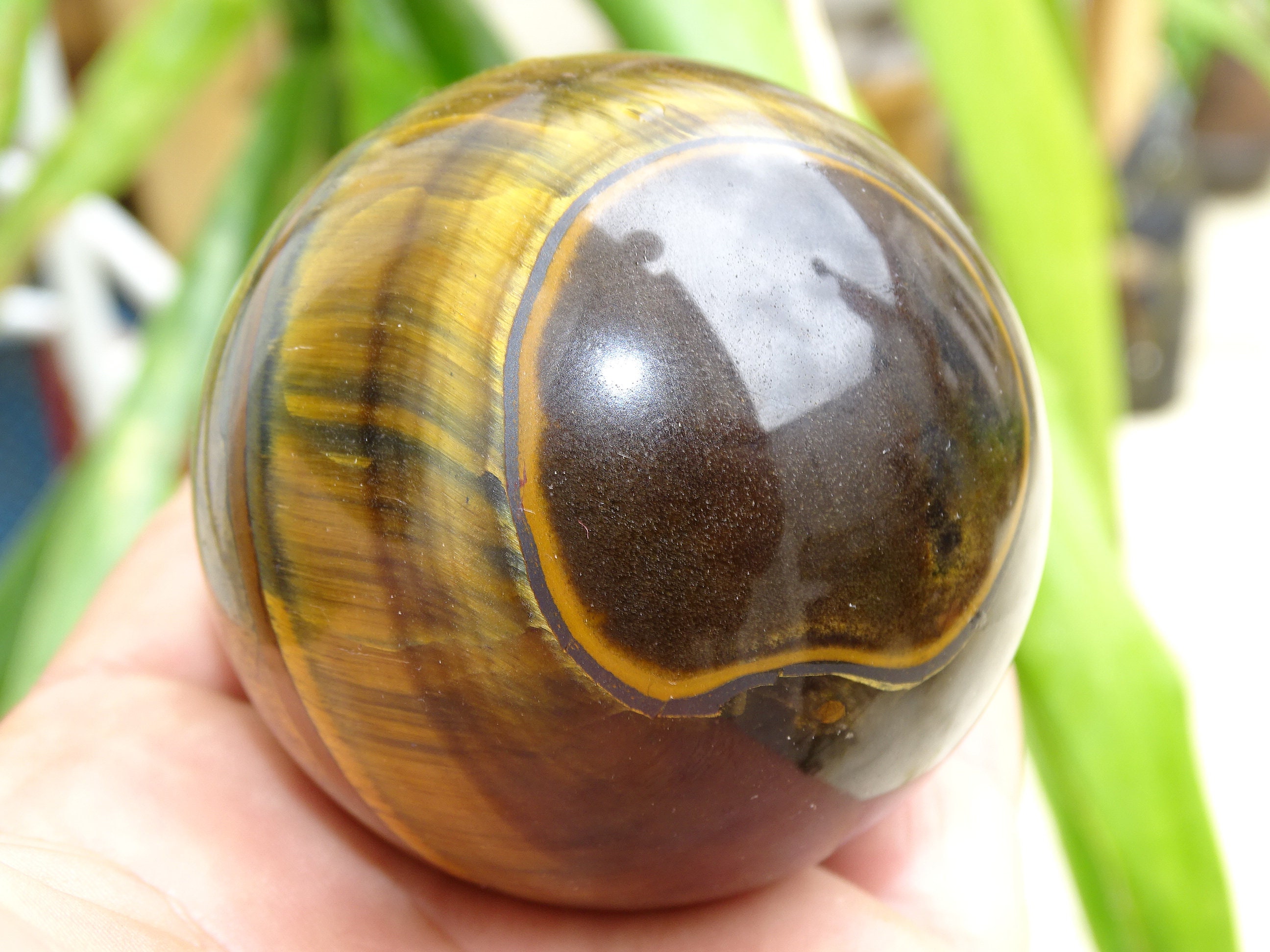 Sphères en Oeil de Tigre Naturel et Véritable, 65cm Diamètre, 365 Gr. Belle Qualité. Pierre Force Co